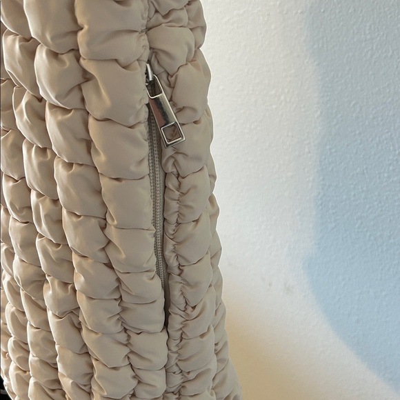 A New Day Cream Quilted Tote Bag - Picture 7 of 8